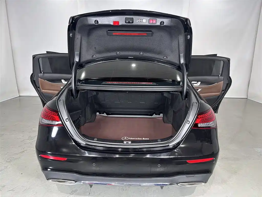 Mercedes-Benz E-Class 2023 Facelift E 300 L Sport Luxury фото 18