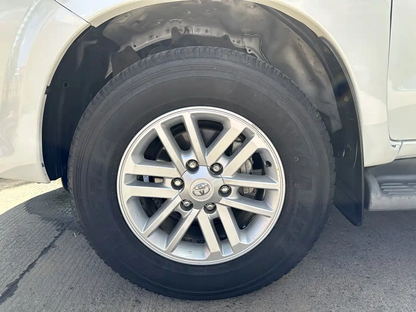 Toyota Fortuner 2015 Model 2.7L Standard Edition фото 6