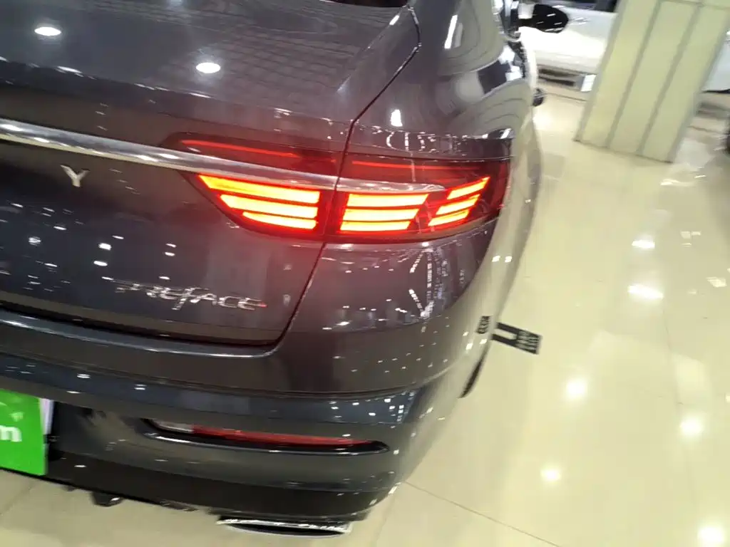 Фото 8 - Geely Preface