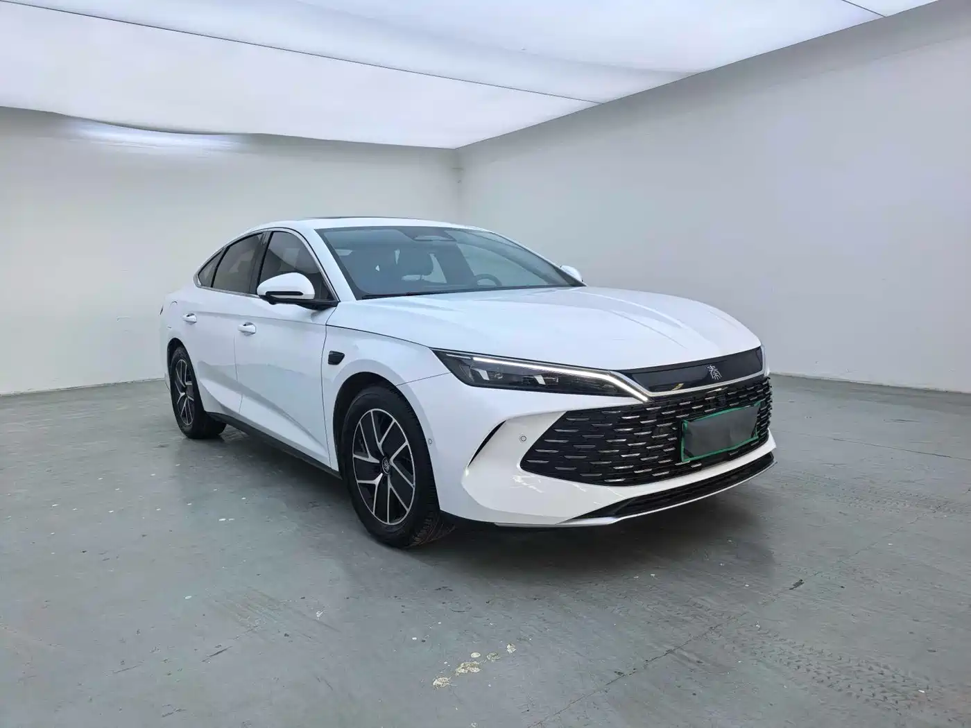 BYD Qin L 2025 DM-i Smart Drive 80KM Premium фото 3