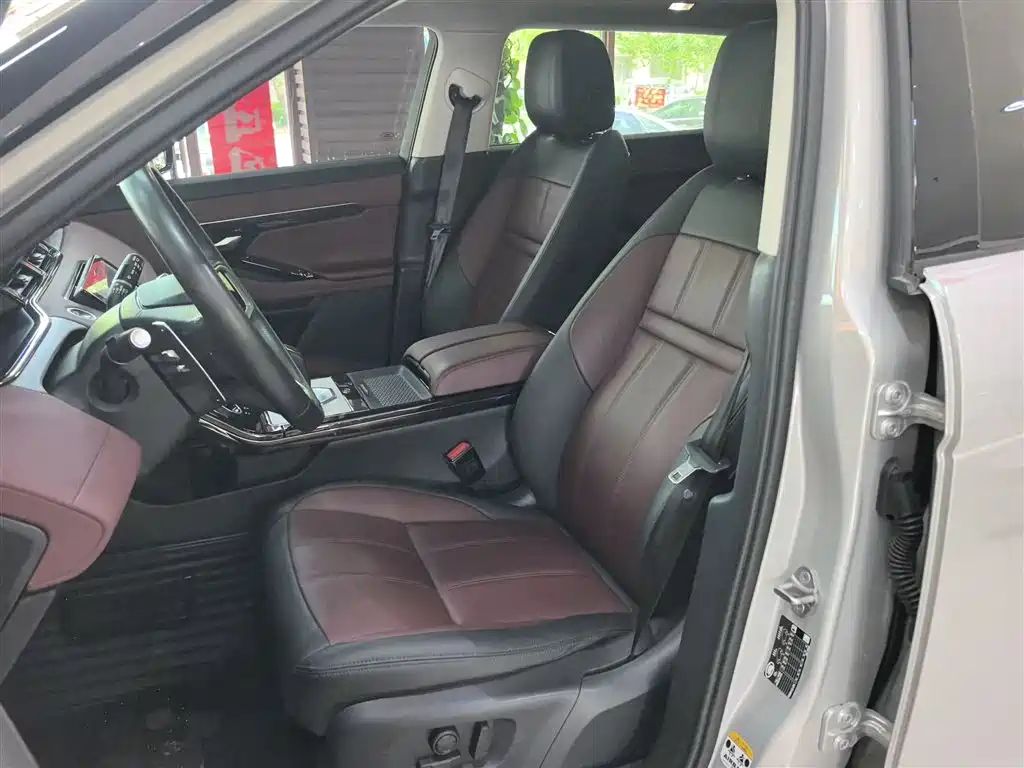 Land Rover Range Rover Evoque 2023 Range Rover Evoque L 249PS Luxury Edition фото 8