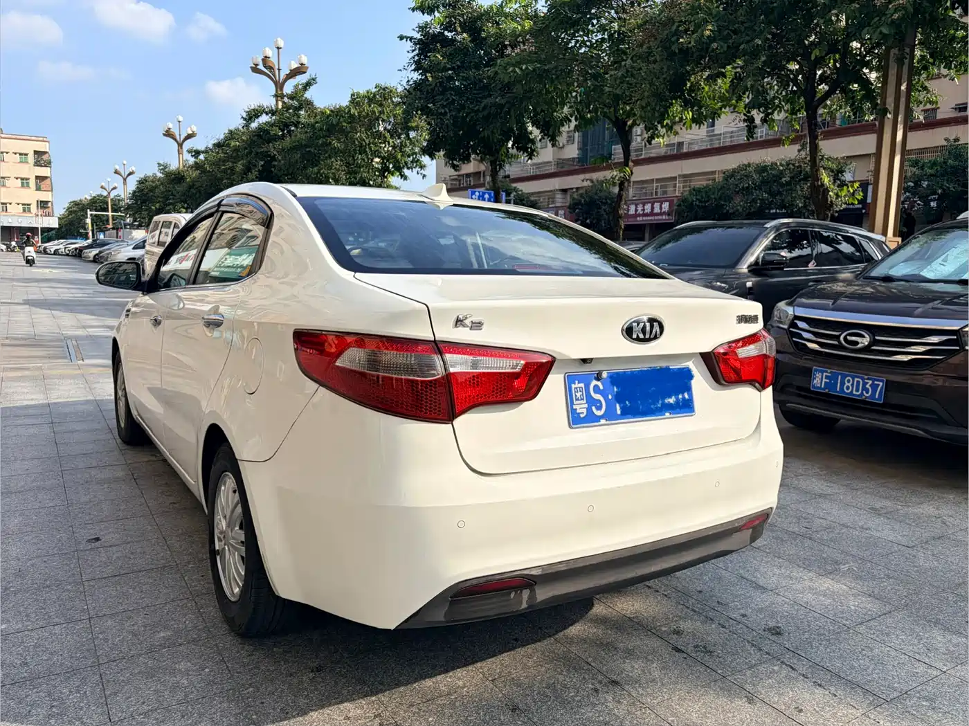 Kia K2 2012 Sedan 1.4L AT Premium ECO Commemorative Edition фото 5
