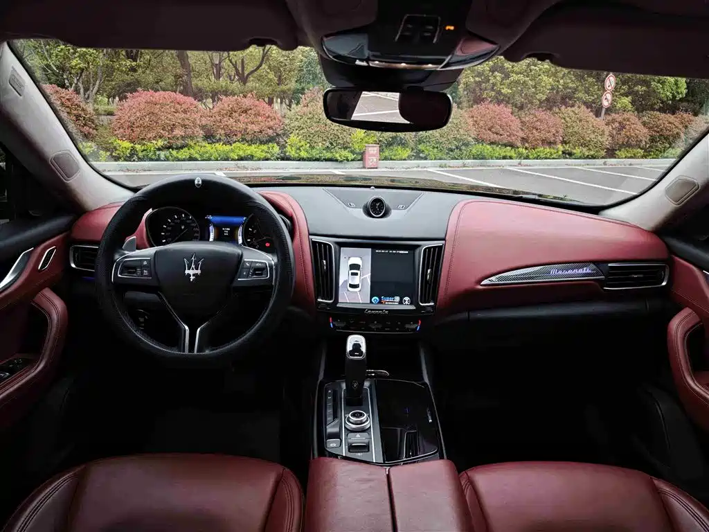 Maserati Levante 2016 3.0T Standard фото 22