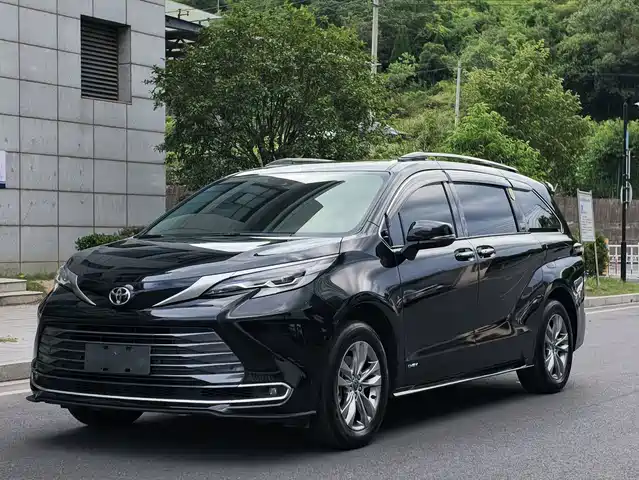 Toyota Sienna 2024