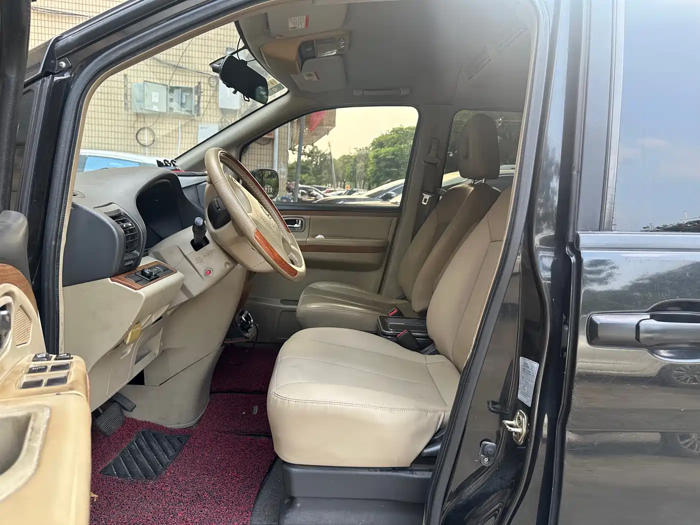 Dongfeng Yuxuan 2012 2009 2.5L Auto Luxury Edition