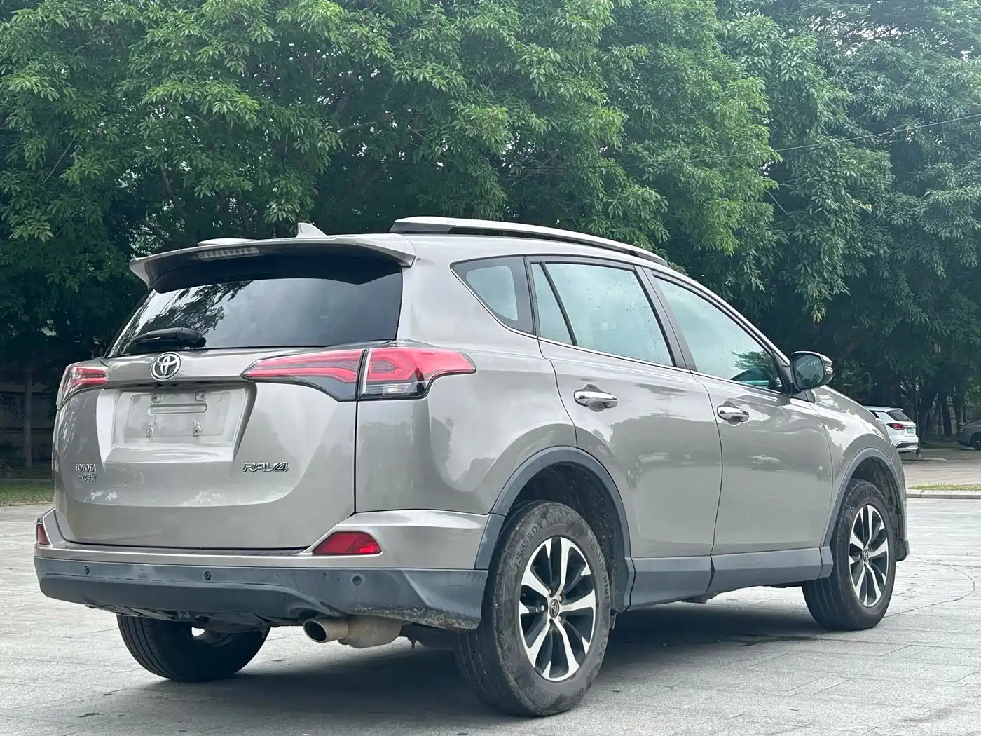 Toyota RAV4 Rongfang 2016 2.0L CVT 2WD Comfort (China V) фото 7