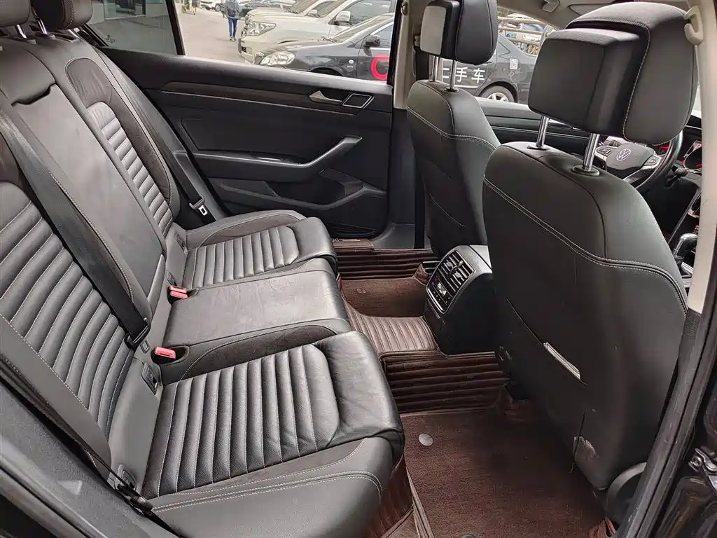 Volkswagen Magotan 2020 330TSI DSG Leading фото 11
