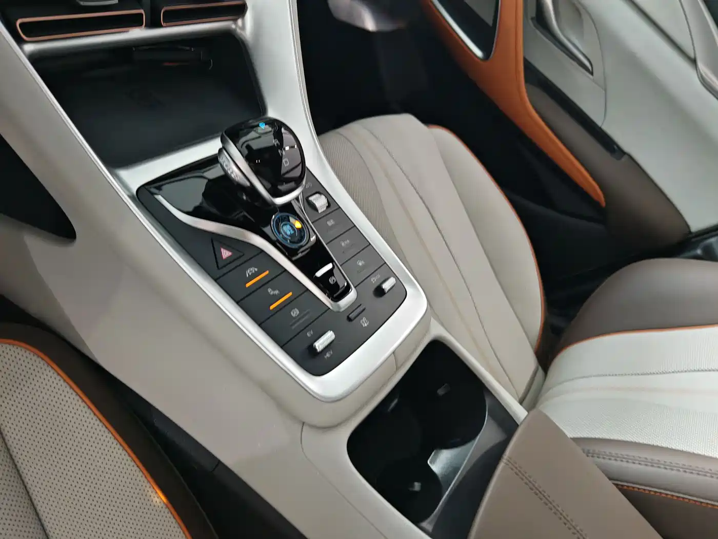 BYD Song Pro New Energy 2022 DM-i 110km Flagship Pro фото 15