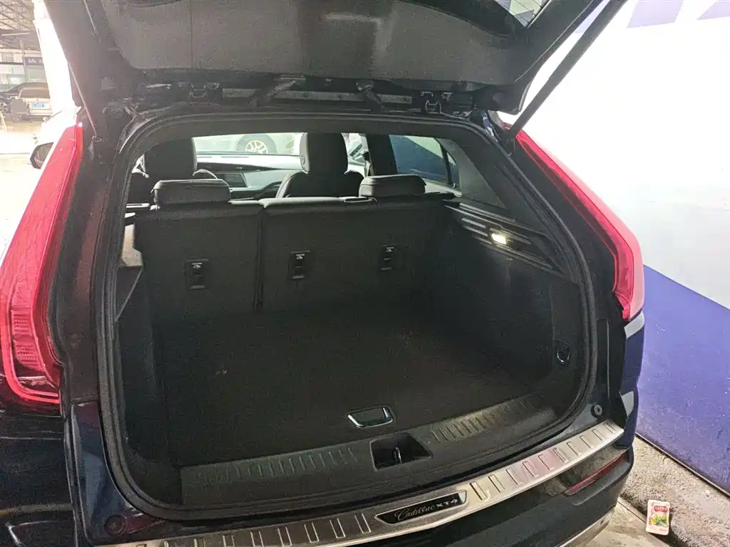 CADILLAC XT4