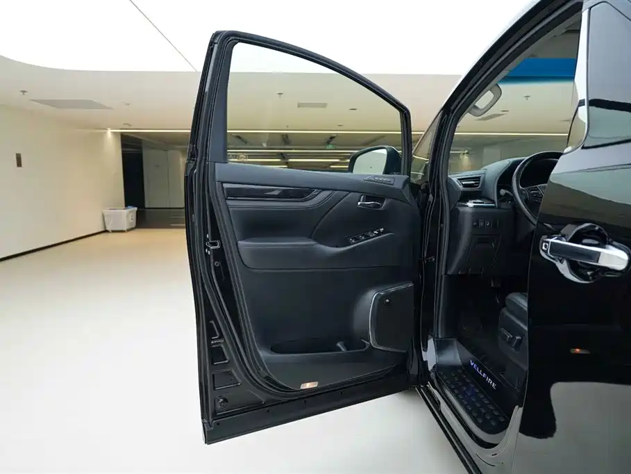 Toyota Vellfire 2019 Hybrid 2.5L HV Luxury Edition фото 15