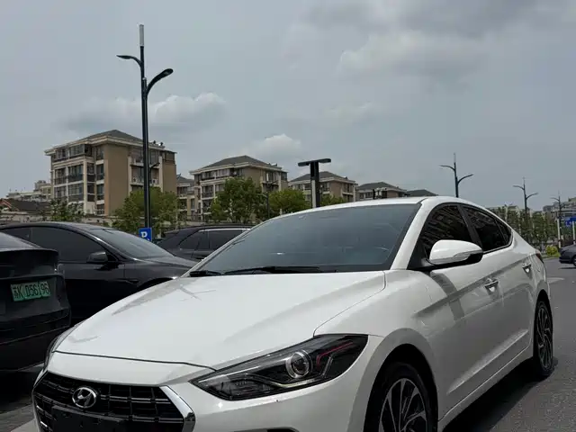 Hyundai Elantra 2019