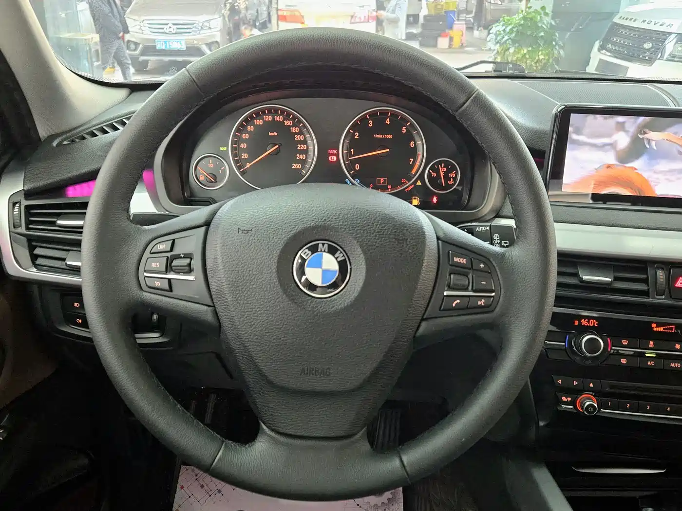 BMW X5 (Import) 2017 xDrive35i Leading Edition фото 10