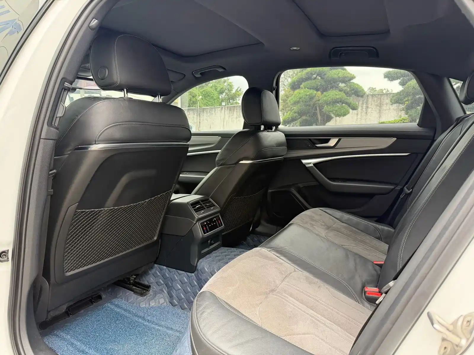 Фото 5 - Audi A6L