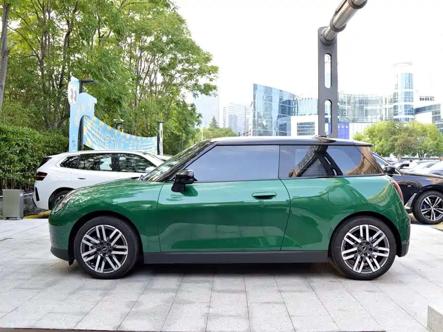 MINI Electric MINI COOPER 2025 2025 Model 456km COOPER E Classic
