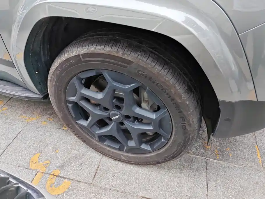 Fang Cheng Bao Titanium 7 2026 2025 AWD Base Model