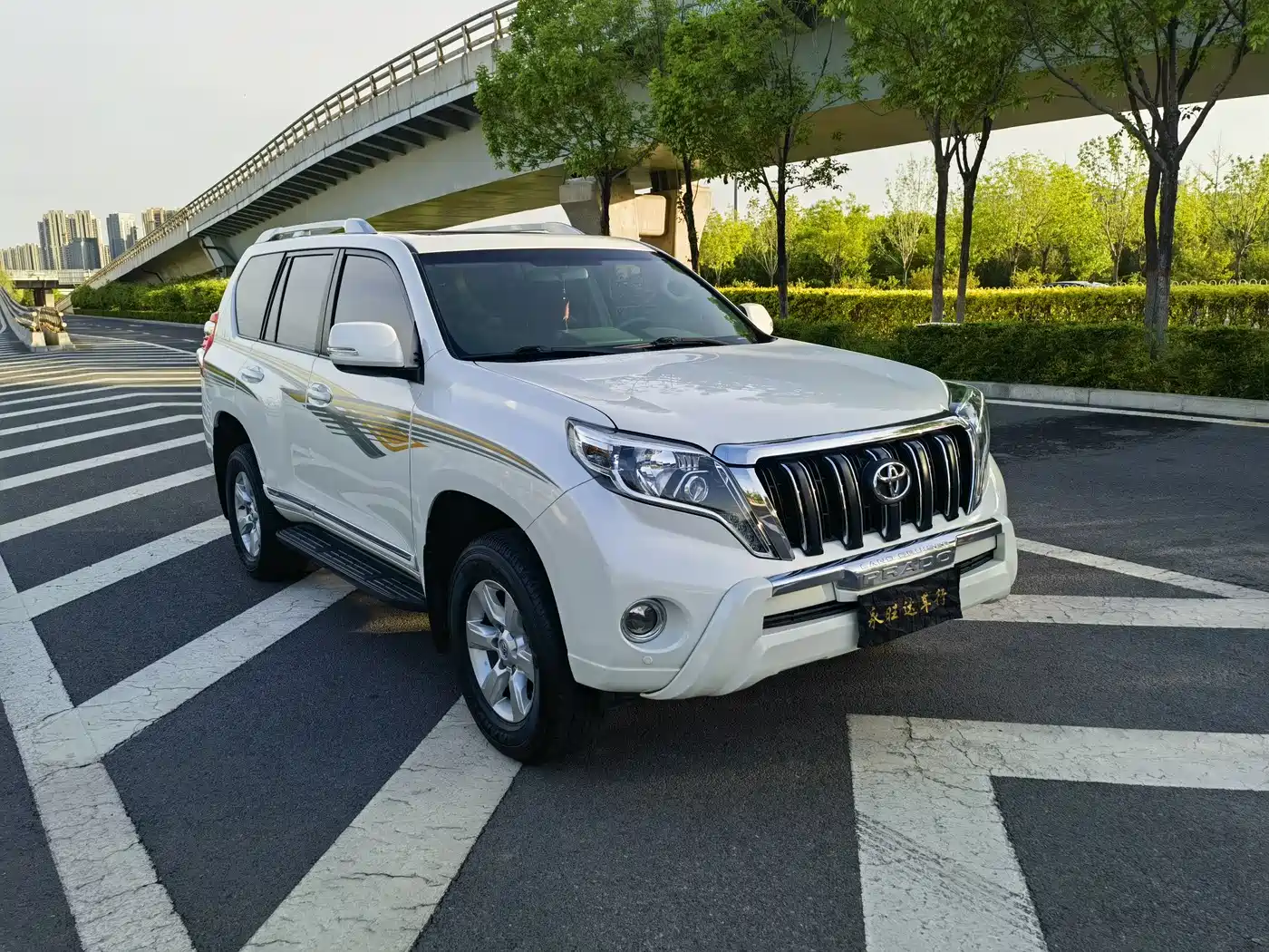 Toyota Prado (Import) 2014 2.7L Automatic Luxury фото 3