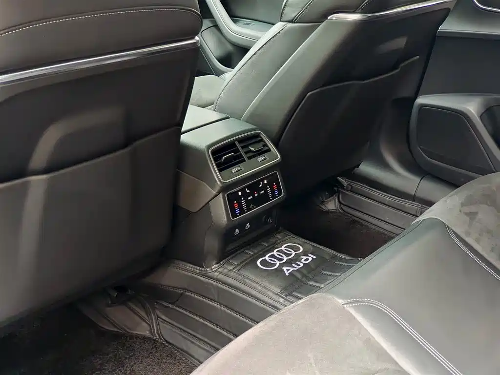 Audi A7L 2024 45TFSI S-line Dream Edition Crystal Package фото 9