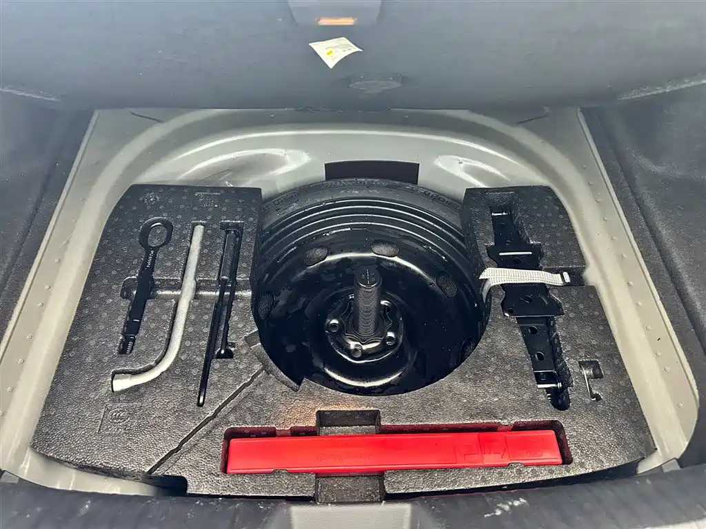 Volkswagen Sagitar 2023 300TSI DSG Surpassing Edition фото 34