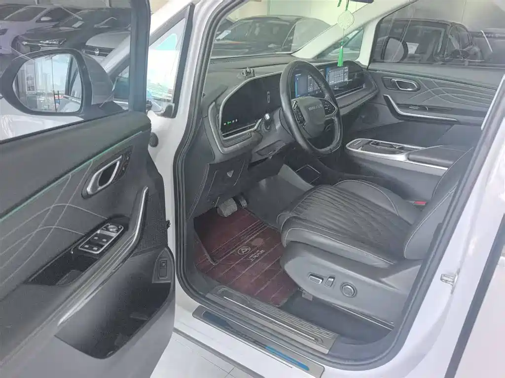 SAIC Maxus Maxus G90 2022 2.0T Interstellar 7-seater фото 18