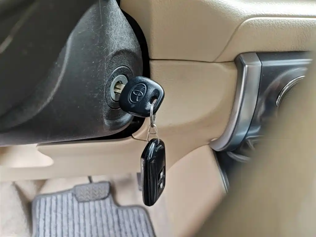Toyota YARiS L Zhi Xuan 2014 1.5G Automatic Dynamic Edition фото 9