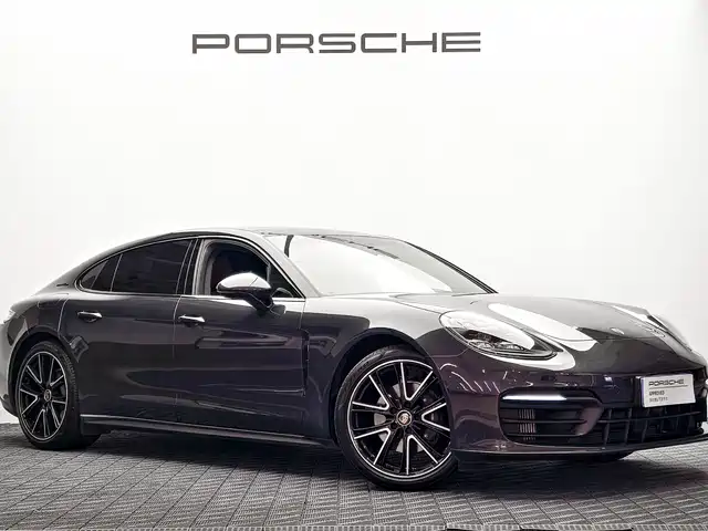 PORSCHE PANAMERA