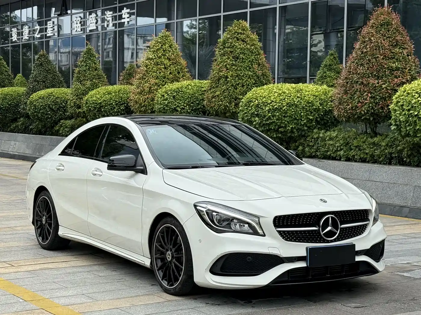 Mercedes-Benz CLA (Import) 2017 CLA 260 4MATIC фото 3
