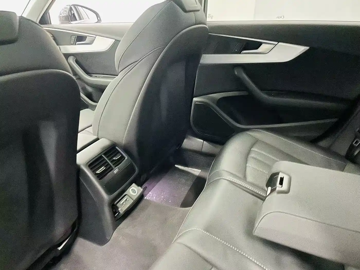 Audi A4L 2020 40 TFSI Fashion Dynamic Edition фото 11