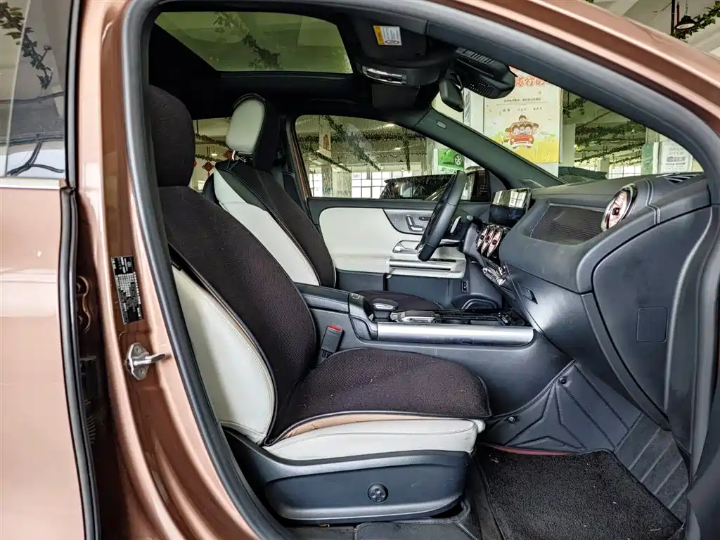 Mercedes-Benz EQA 2022 EQA 300 4MATIC Launch Special Edition фото 26