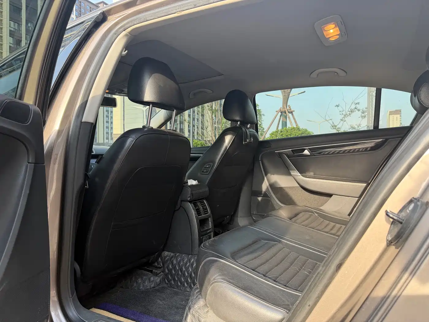Volkswagen Magotan 2012 1.8TSI Luxury фото 8