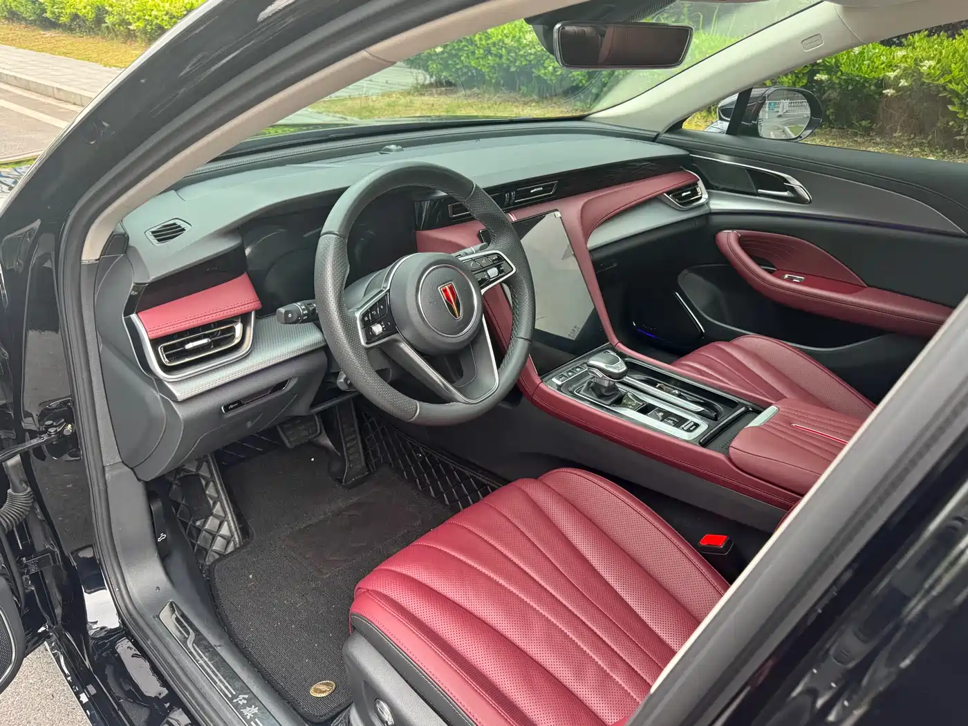 Hongqi H5 2024 2.0T Automatic Smart Connect Flag Smooth Edition фото 12