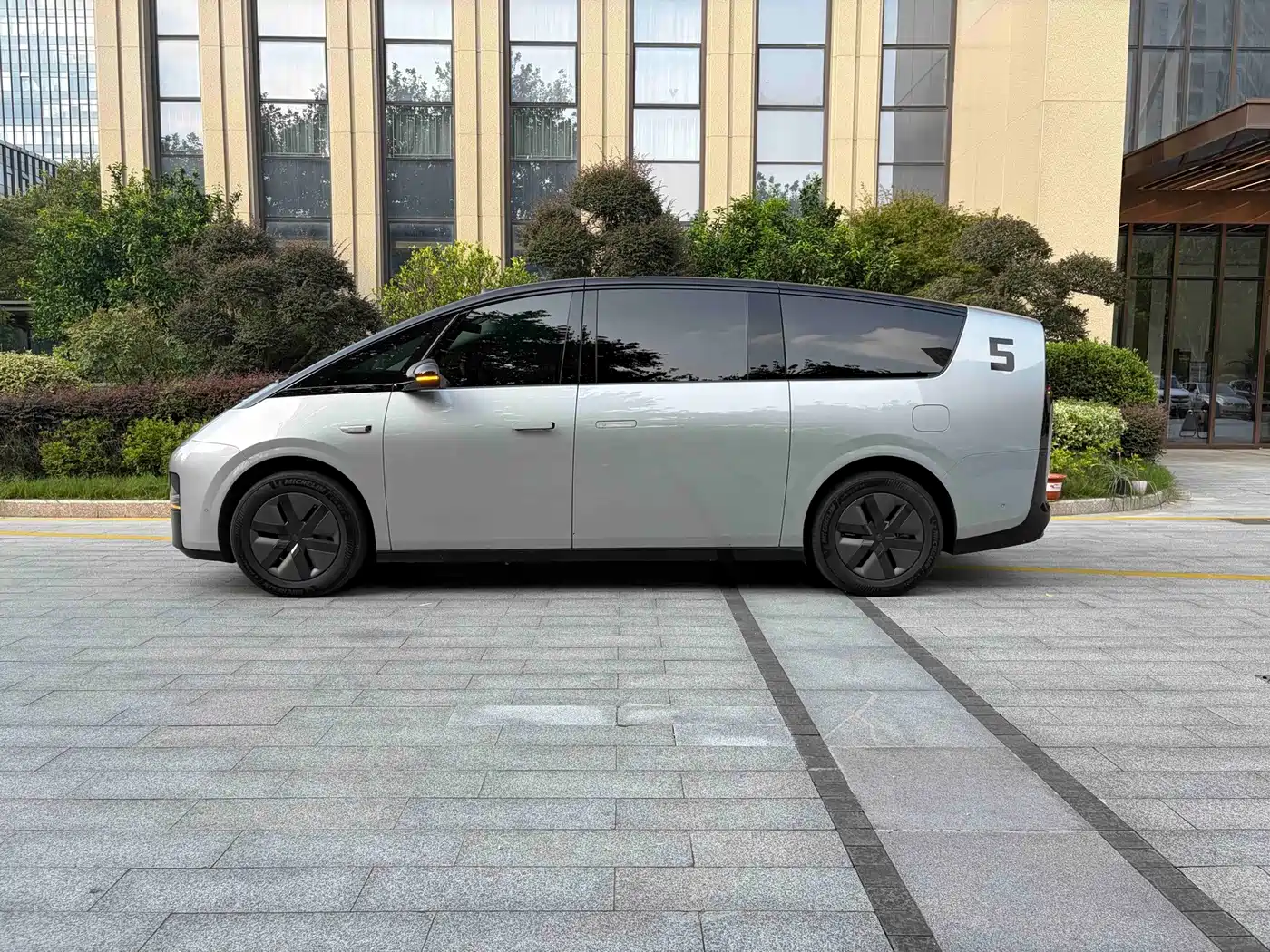 Li Auto MEGA 2024 2024 Ultra