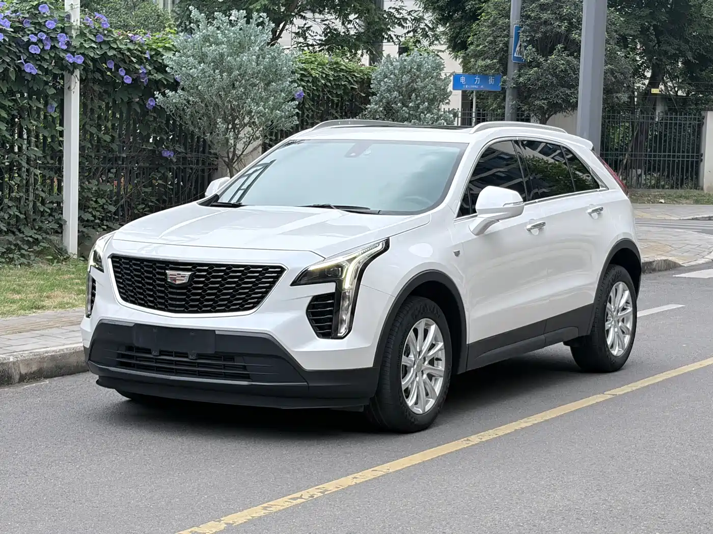 Cadillac XT4 2021 28T FWD Technology Edition