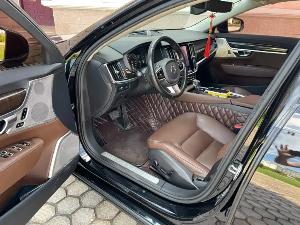 Фото 7 - Volvo S90