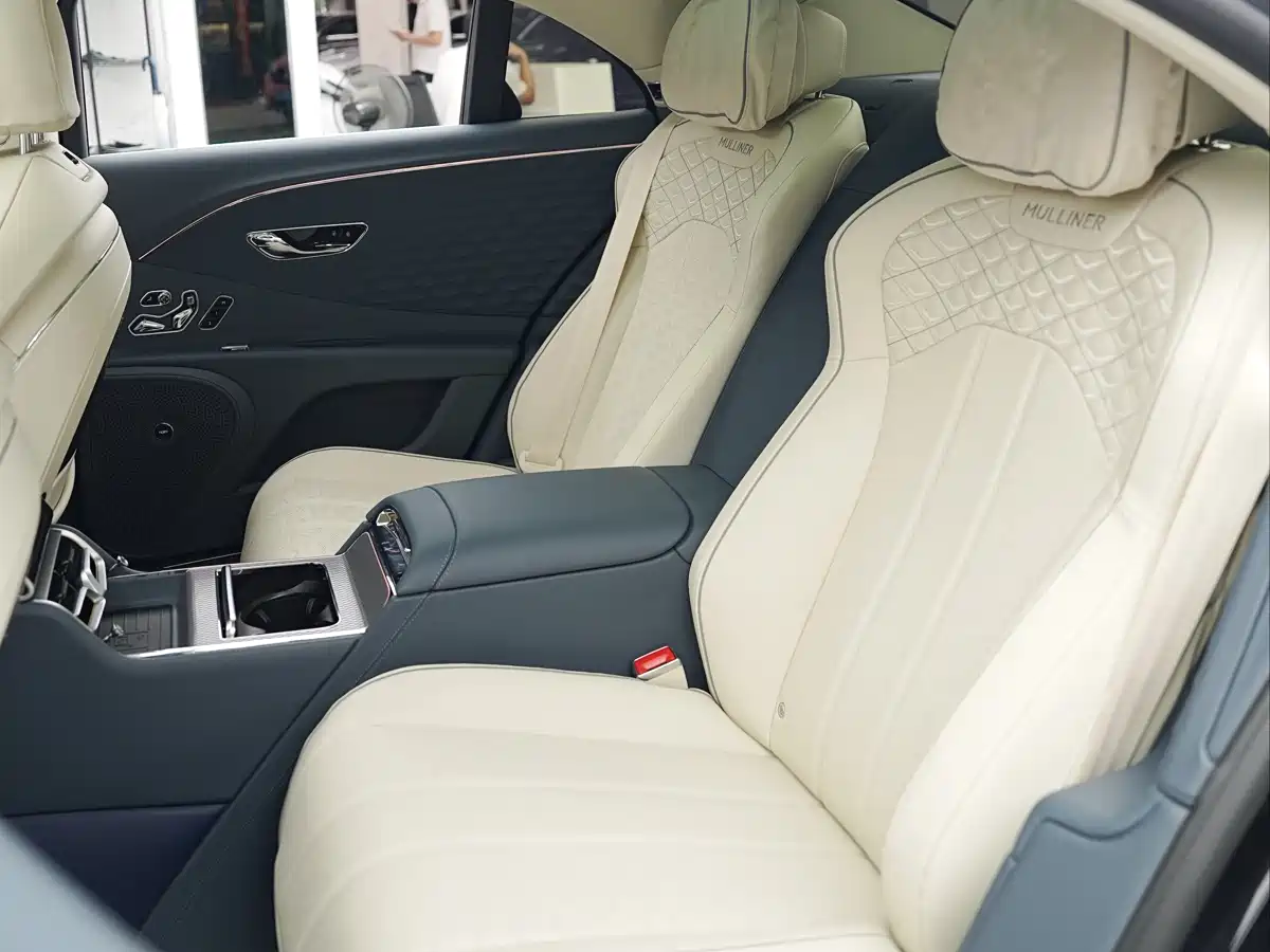 Bentley Flying Spur Plug-in Hybrid 2025 Model Year 4.0T V8 Mulliner фото 15