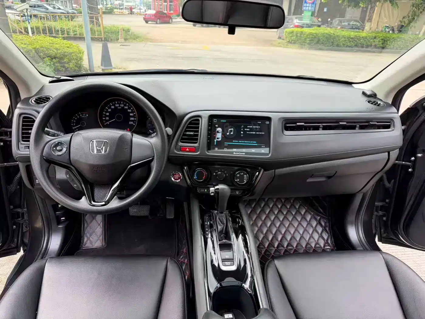 Фото 3 - Honda Vezel
