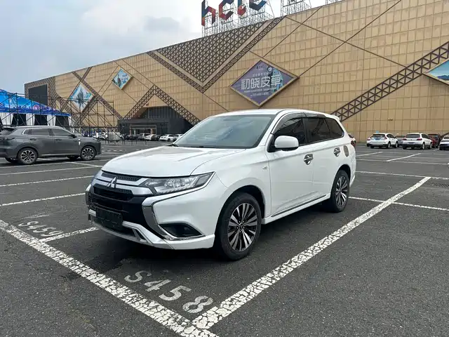 Mitsubishi Outlander 2022
