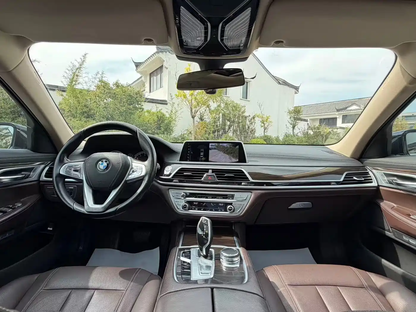 Photo 14 - BMW 7 Series