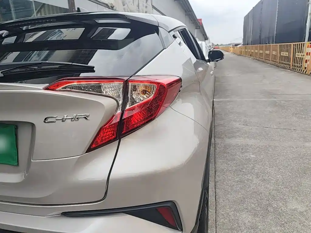 Toyota C-HR 2021 2020 Model 2.0L Leading