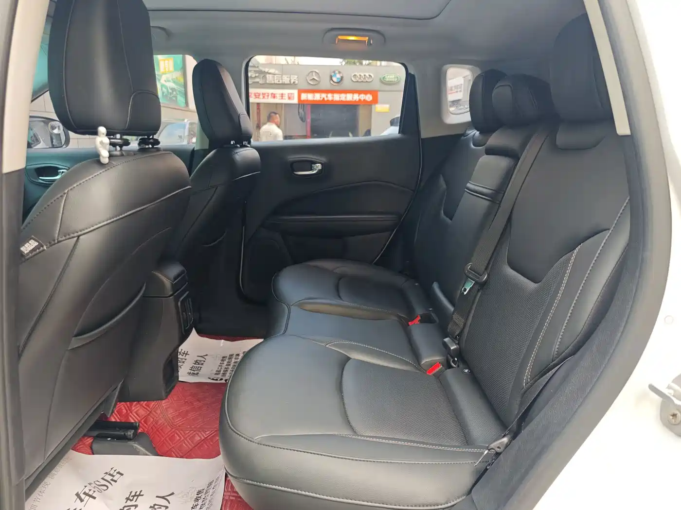 Фото 14 - Jeep Compass