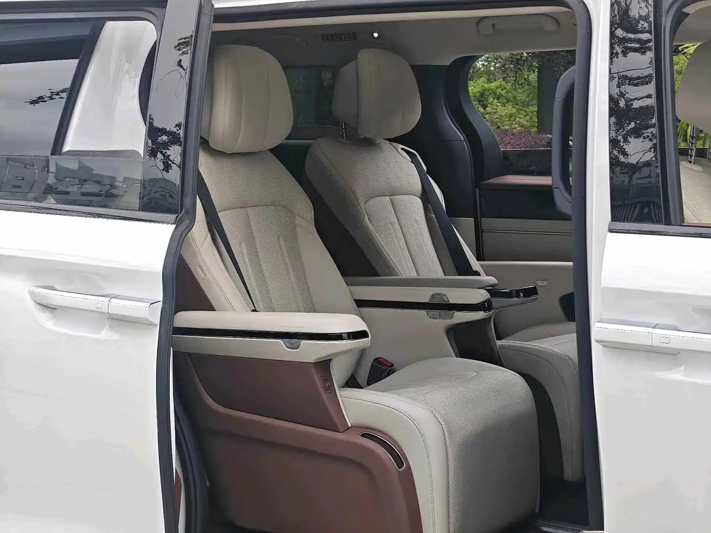 BYD Xia 2024 2025 DM-i 1.5T 180km Surpass Edition