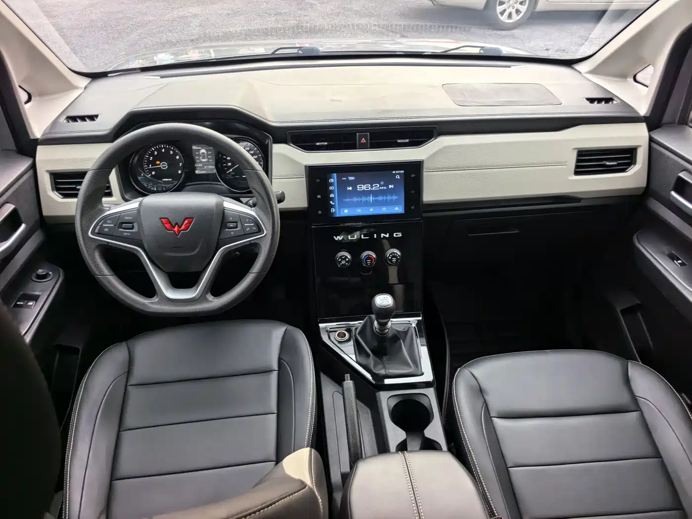 Wuling Motors Wuling Journey 2022 2021 1.5T Manual Luxury Edition