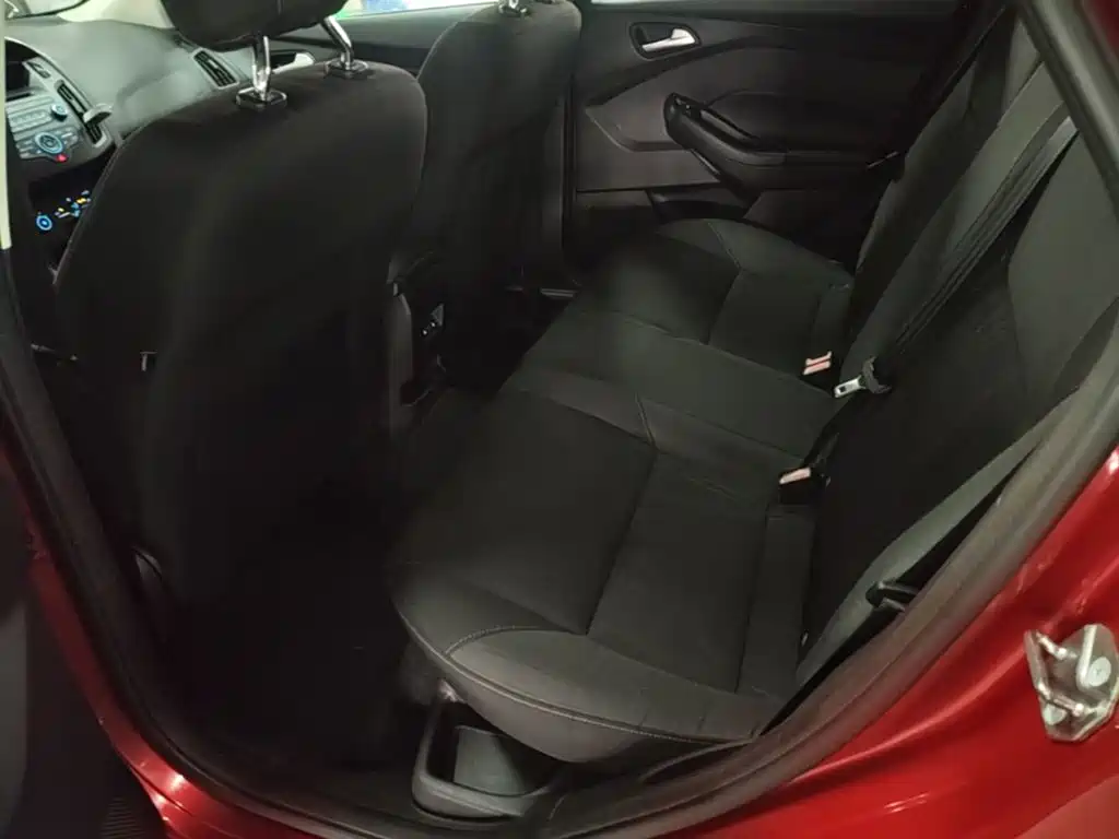 Фото 17 - Ford Focus