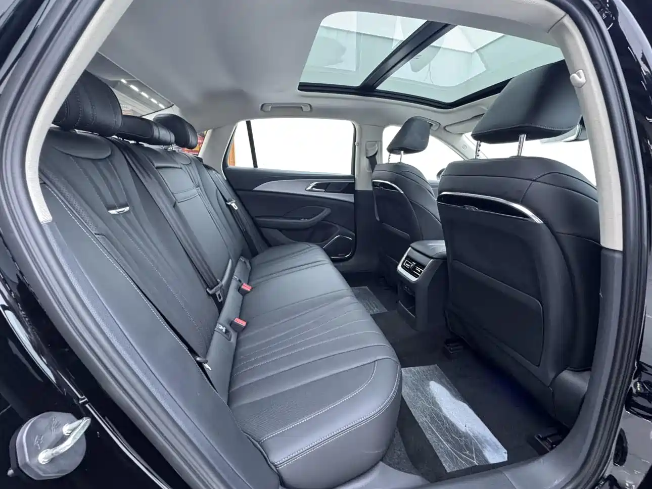 Hongqi H5 2023 1.5T DCT Smart Connect Flag Rhythm фото 10