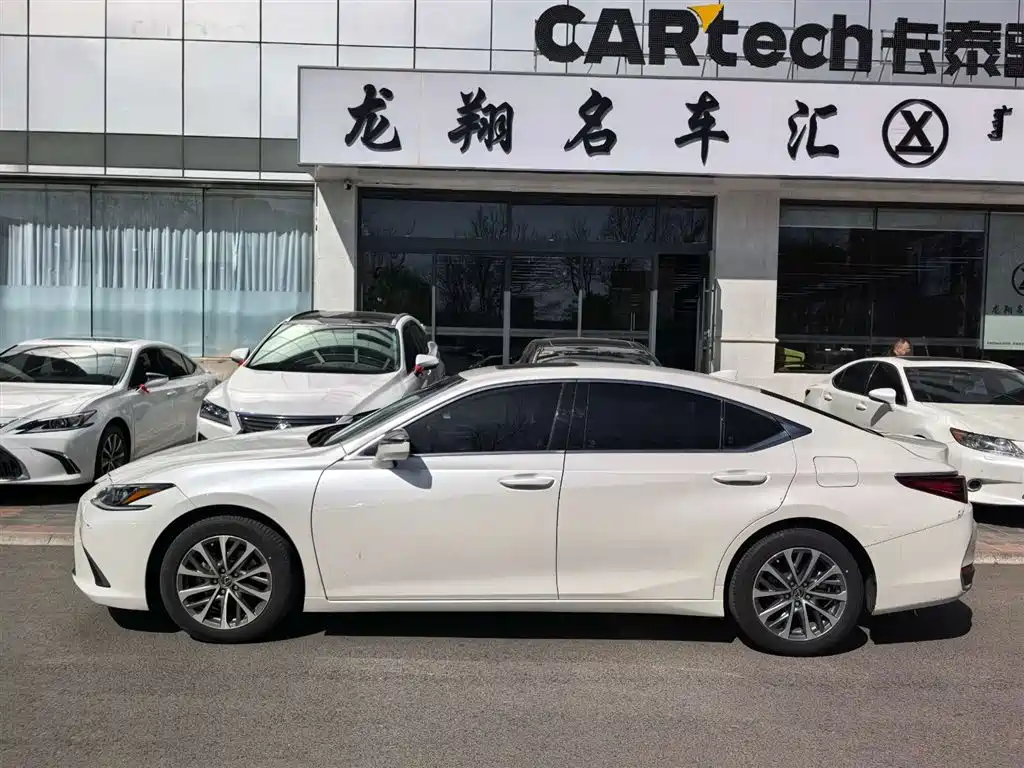 Lexus ES 2020 200 Excellence фото 4