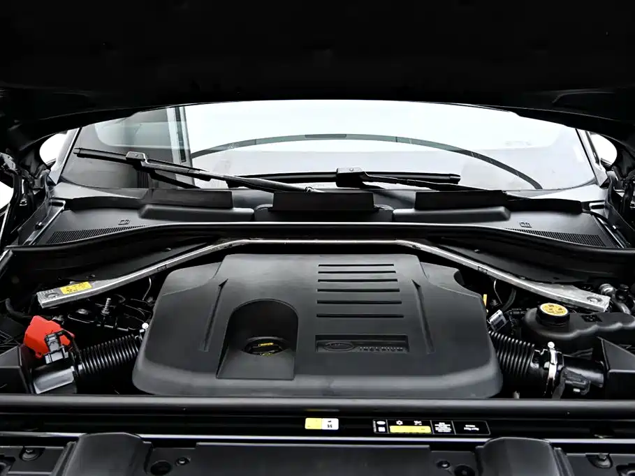 Land Rover Range Rover 2023 3.0 L6 360PS Golden Age Edition фото 35