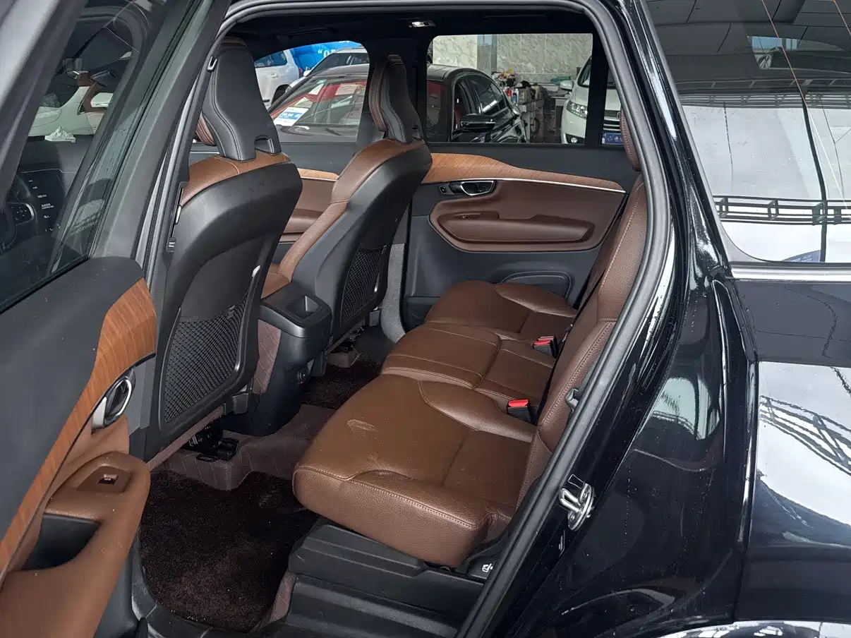 Photo 8 - Volvo XC90