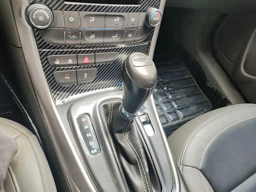 Chevrolet Malibu 2014 2.0L Automatic Luxury фото 13