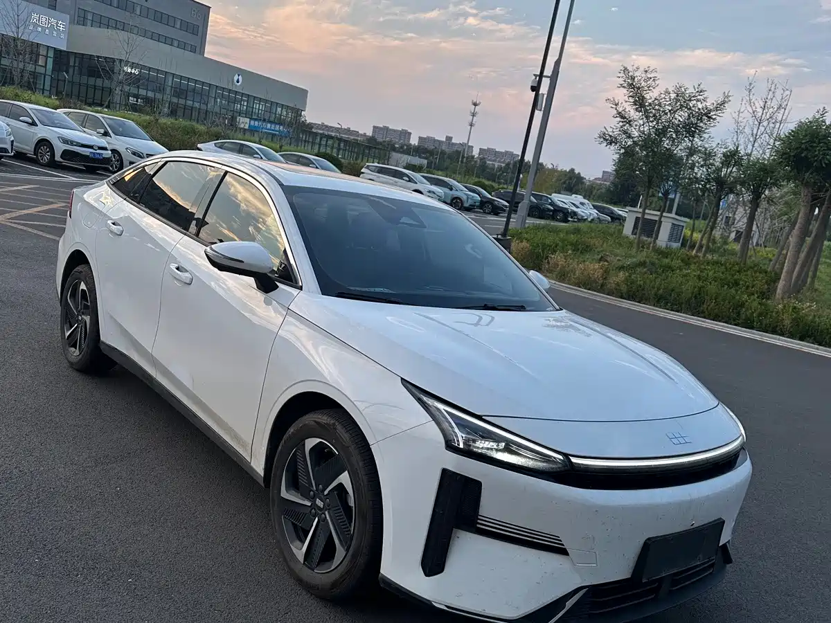 Geely Galaxy Galaxy L6 2025 2025 EM-i 140km Explorer+ Edition
