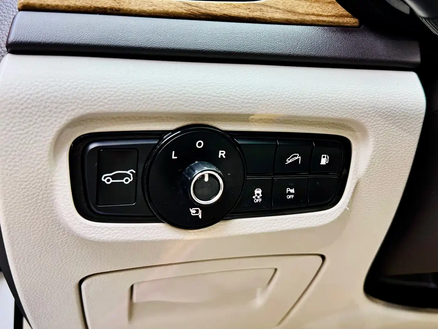 GAC Trumpchi Trumpchi GS8 2017 320T 2WD Luxury Smart Connect (7-seater) фото 6