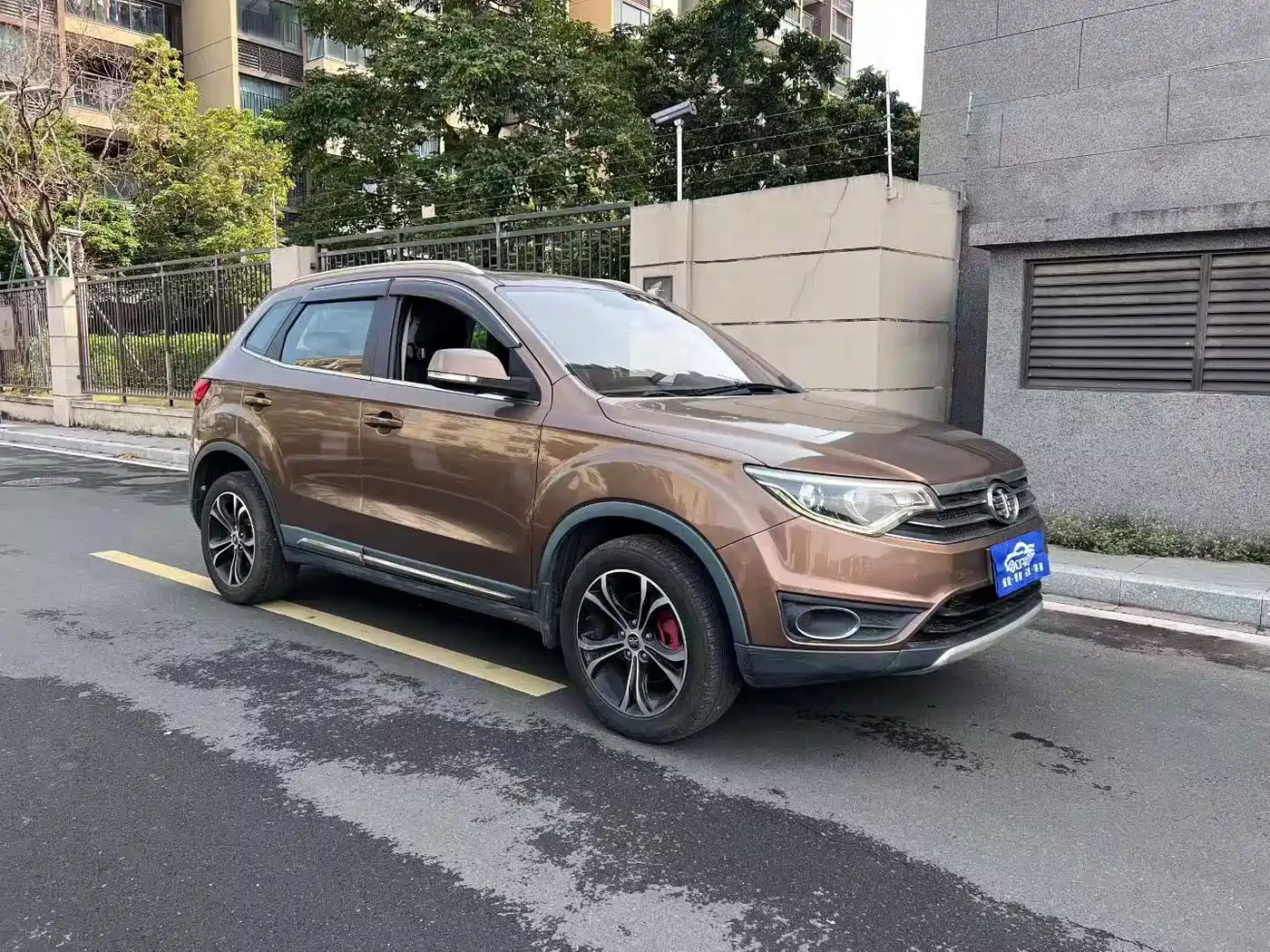 FAW Senya R7 2017 2016 1.6L Automatic Smart